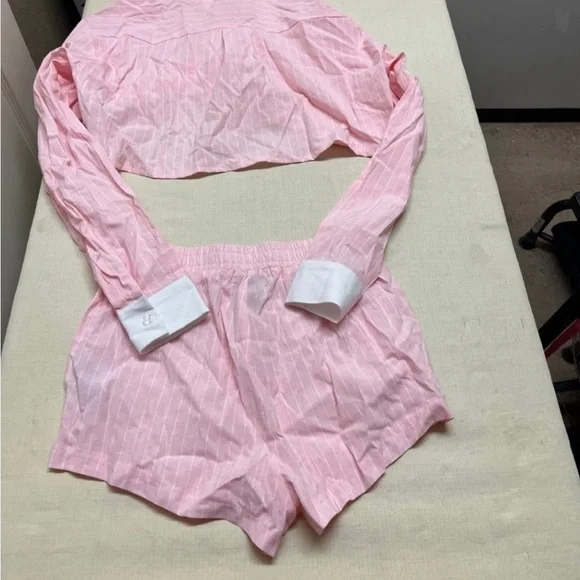 NWT Edikted XS pinstriped cropped button down & shorts set - Picture 8 of 15